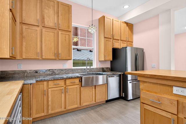 1854 Trevilian Way, Louisville, KY 40205