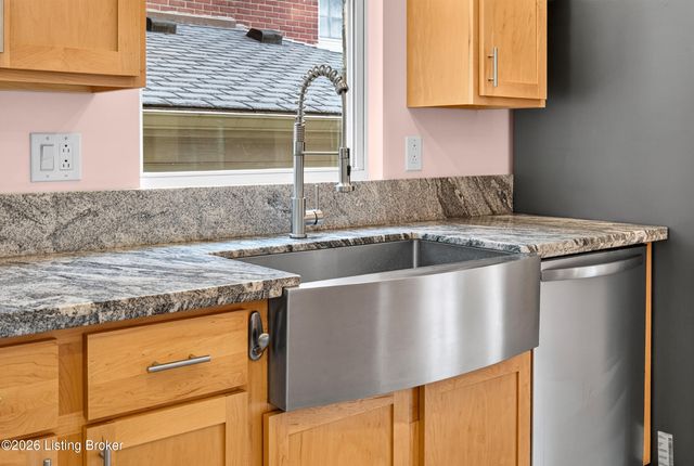 1854 Trevilian Way, Louisville, KY 40205