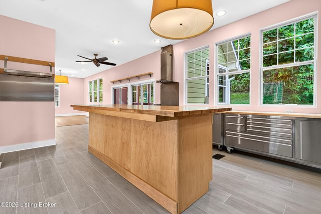 1854 Trevilian Way, Louisville, KY 40205