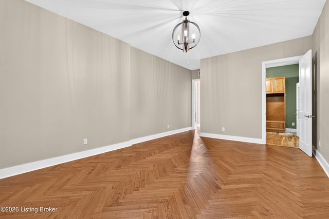 1854 Trevilian Way, Louisville, KY 40205