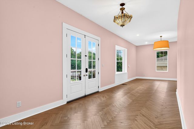 1854 Trevilian Way, Louisville, KY 40205