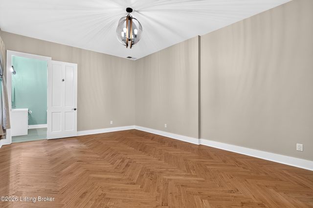 1854 Trevilian Way, Louisville, KY 40205