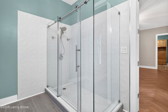 1854 Trevilian Way, Louisville, KY 40205