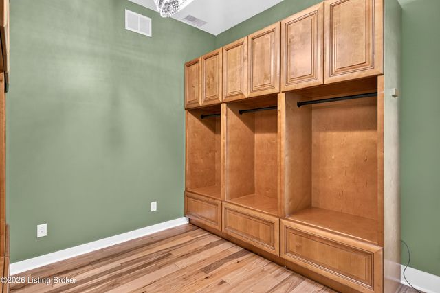 1854 Trevilian Way, Louisville, KY 40205