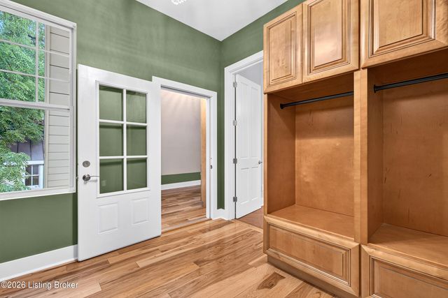 1854 Trevilian Way, Louisville, KY 40205