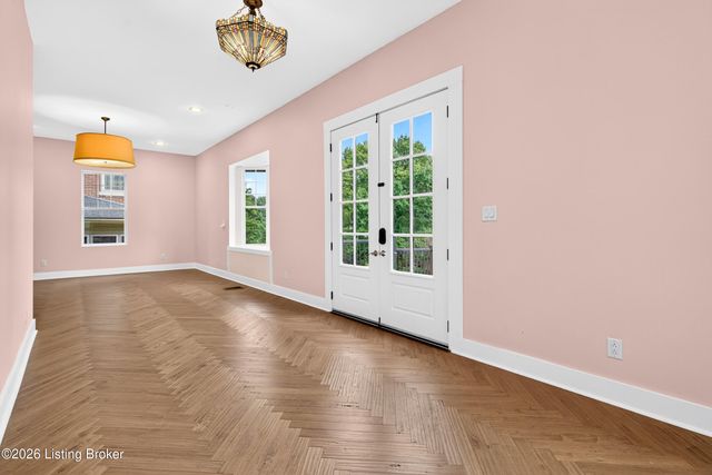 1854 Trevilian Way, Louisville, KY 40205