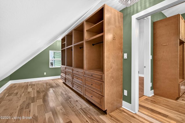 1854 Trevilian Way, Louisville, KY 40205