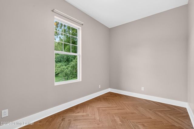 1854 Trevilian Way, Louisville, KY 40205