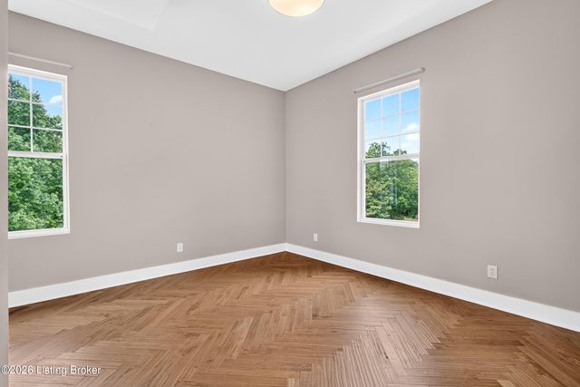 1854 Trevilian Way, Louisville, KY 40205