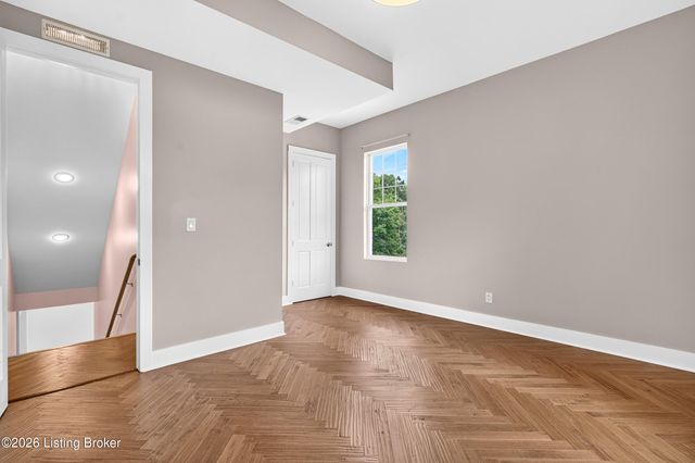 1854 Trevilian Way, Louisville, KY 40205