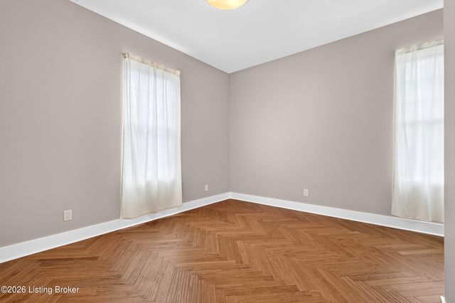 1854 Trevilian Way, Louisville, KY 40205
