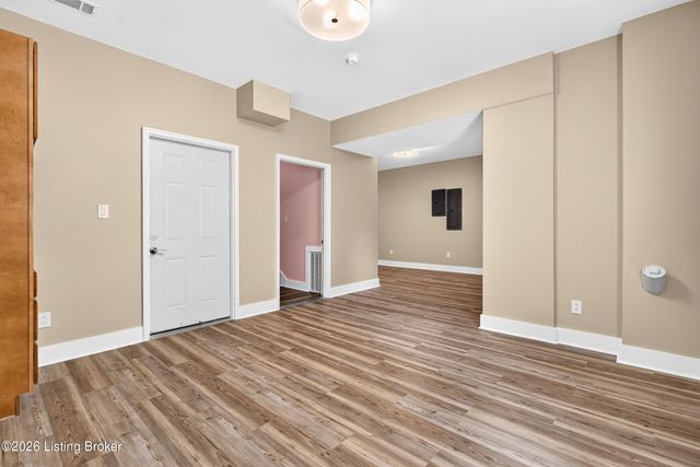 1854 Trevilian Way, Louisville, KY 40205