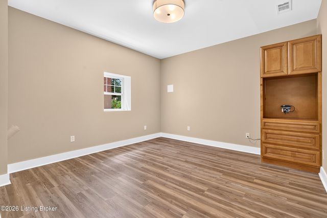 1854 Trevilian Way, Louisville, KY 40205