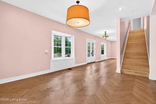 1854 Trevilian Way, Louisville, KY 40205