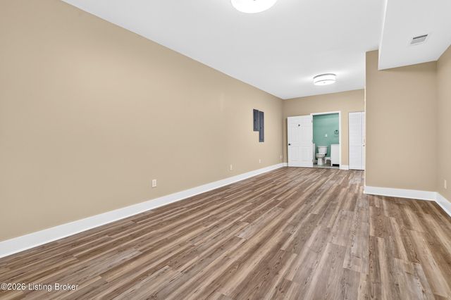 1854 Trevilian Way, Louisville, KY 40205