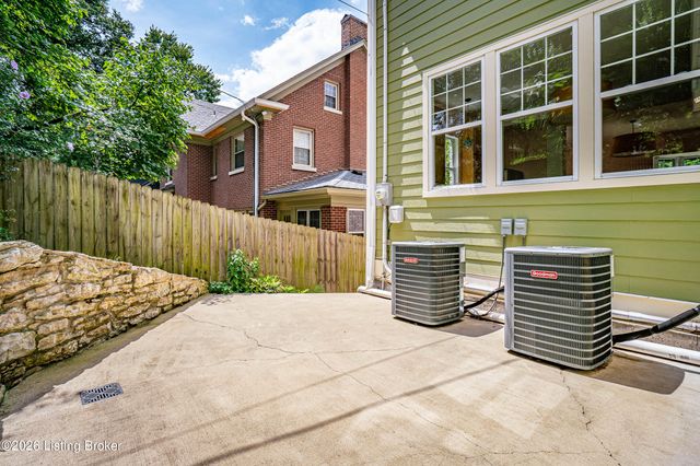 1854 Trevilian Way, Louisville, KY 40205