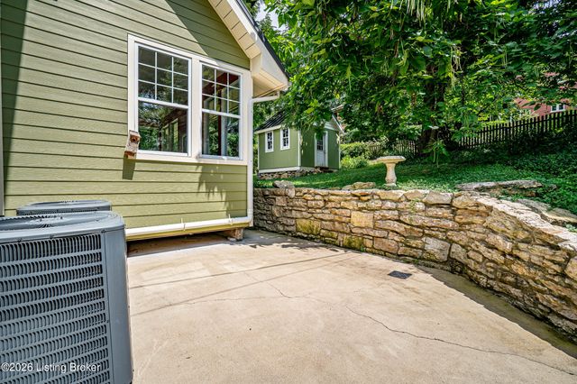 1854 Trevilian Way, Louisville, KY 40205