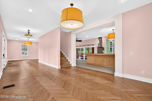 1854 Trevilian Way, Louisville, KY 40205