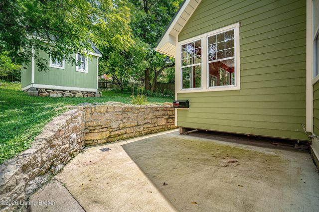 1854 Trevilian Way, Louisville, KY 40205