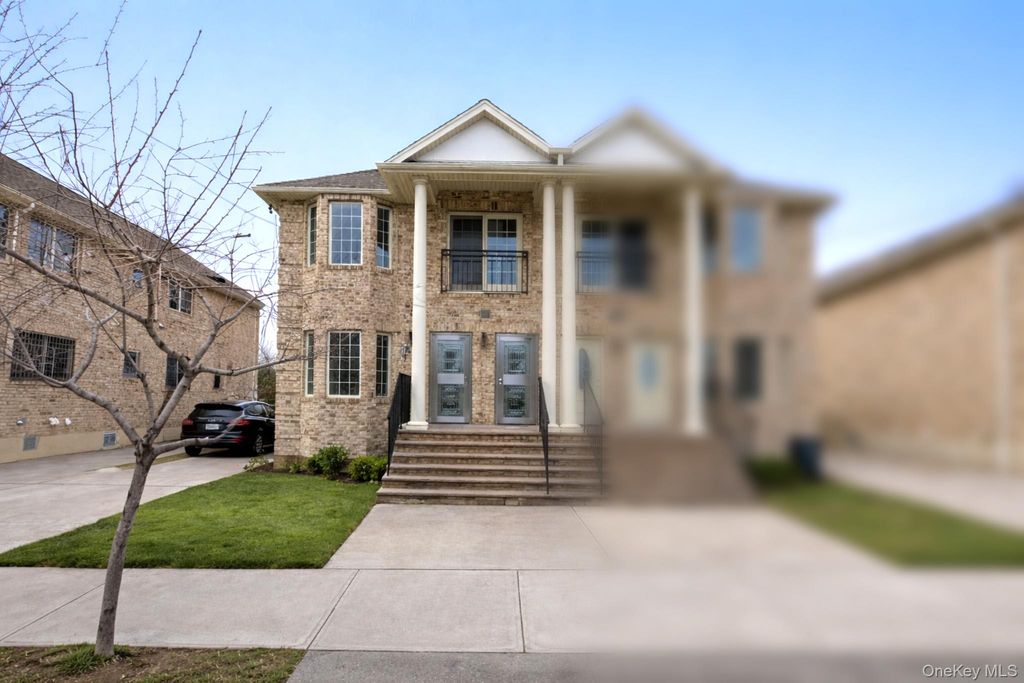 15121 17th Avenue, Whitestone, NY 11357