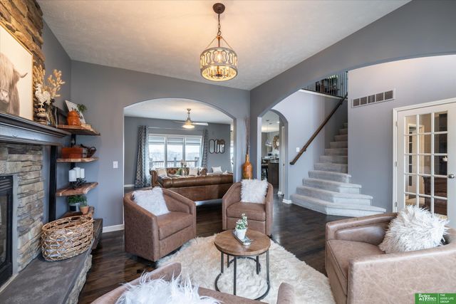 2714 N HWS Cleveland Boulevard, Omaha, NE 68116