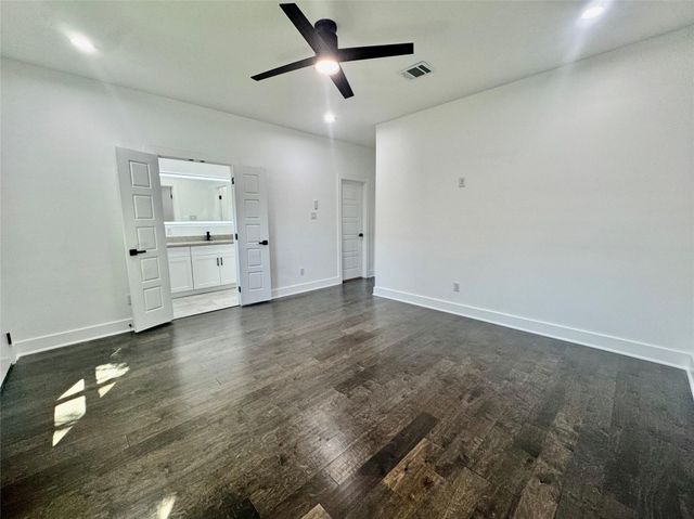 6821 Liverpool St B, Houston, TX 77021