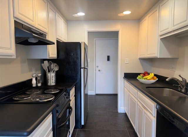 1469 El Camino Real 1, Burlingame, CA 94010