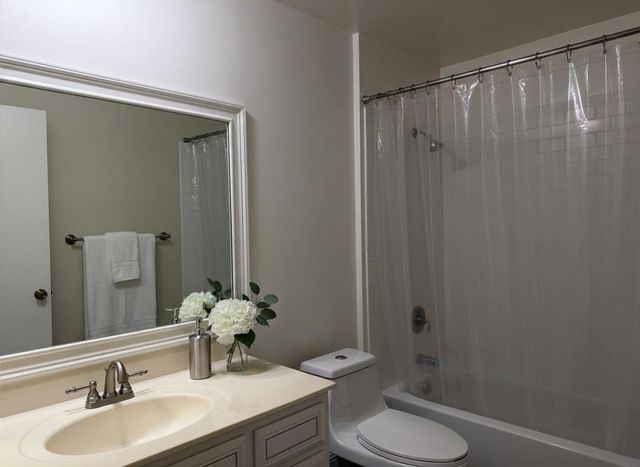 1469 El Camino Real 1, Burlingame, CA 94010