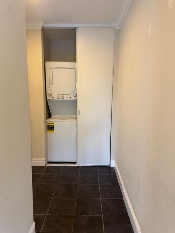 1469 El Camino Real 1, Burlingame, CA 94010