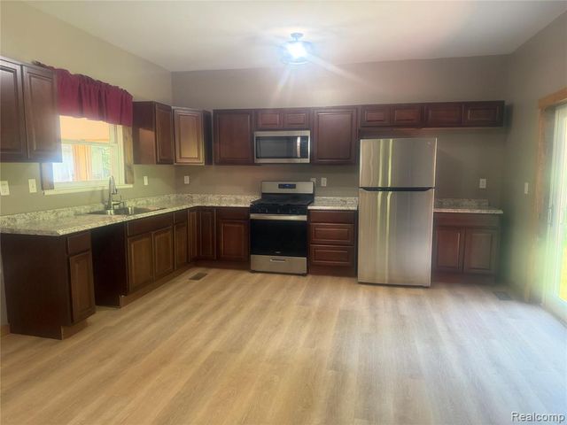 8566 Fostoria Road, Fostoria, MI 48435