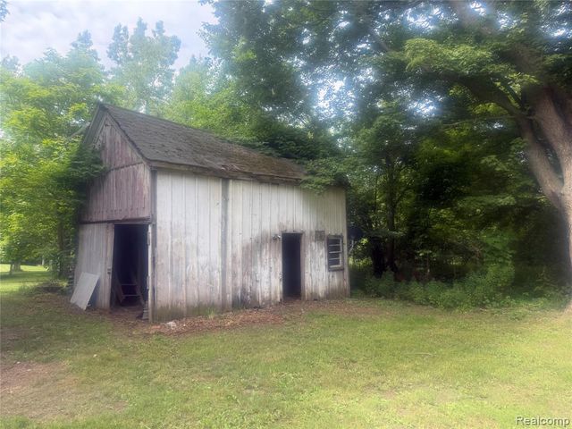 8566 Fostoria Road, Fostoria, MI 48435