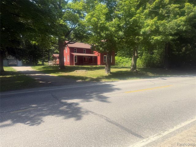 8566 Fostoria Road, Fostoria, MI 48435