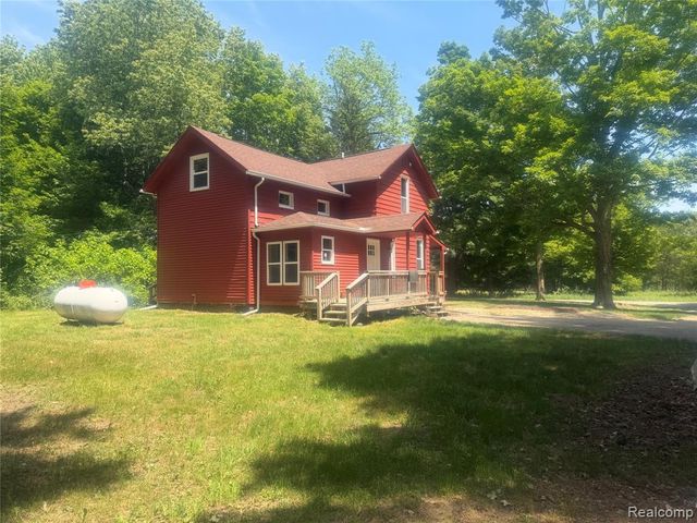 8566 Fostoria Road, Fostoria, MI 48435
