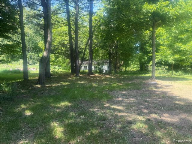 8566 Fostoria Road, Fostoria, MI 48435