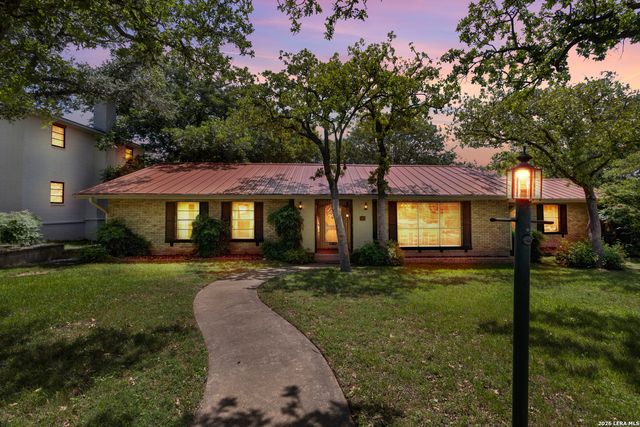308 tanglewood, Fredericksburg, TX 78624