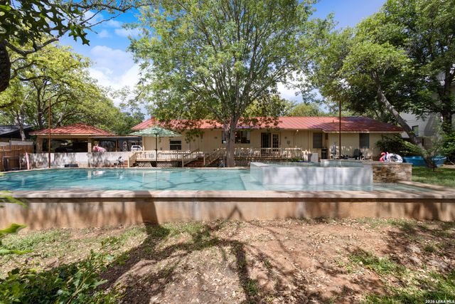 308 tanglewood, Fredericksburg, TX 78624