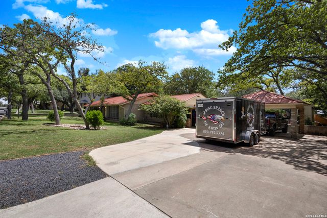308 tanglewood, Fredericksburg, TX 78624