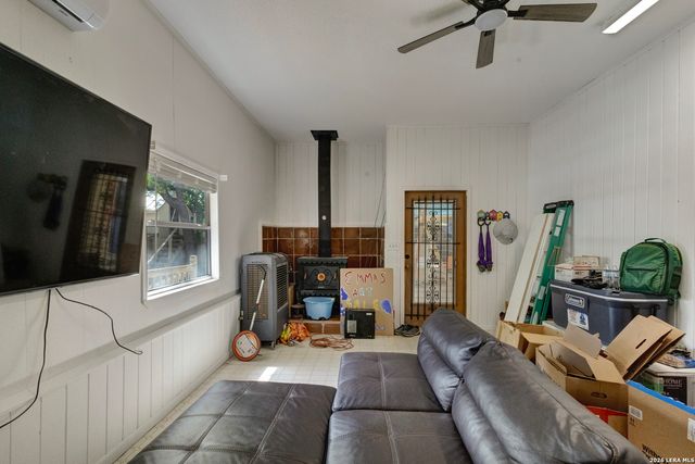 308 tanglewood, Fredericksburg, TX 78624