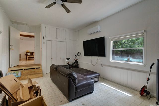 308 tanglewood, Fredericksburg, TX 78624