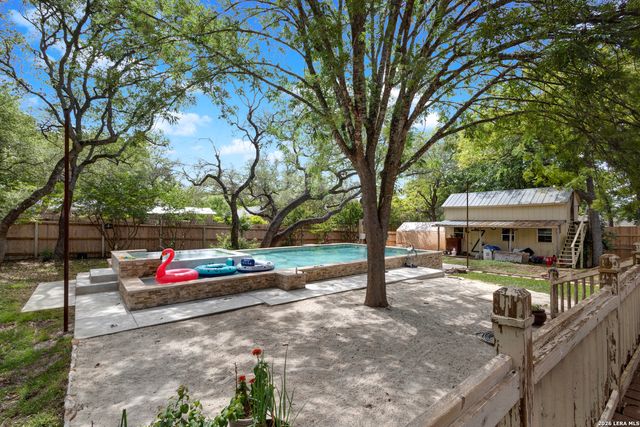 308 tanglewood, Fredericksburg, TX 78624