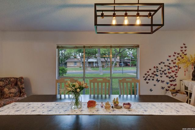 308 tanglewood, Fredericksburg, TX 78624