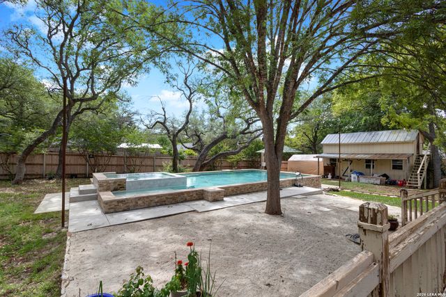 308 tanglewood, Fredericksburg, TX 78624