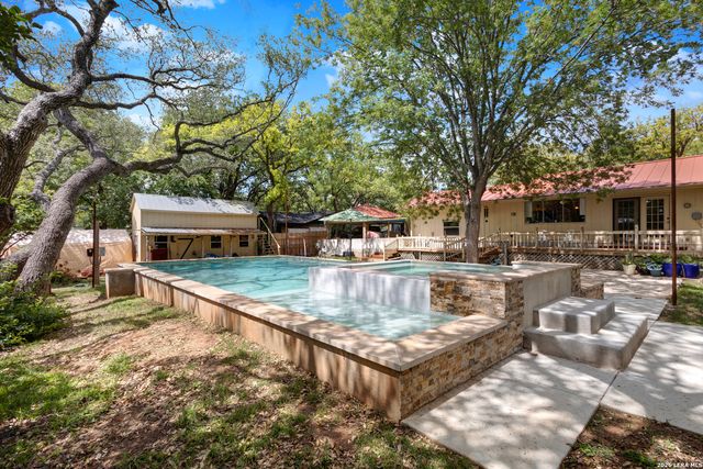308 tanglewood, Fredericksburg, TX 78624