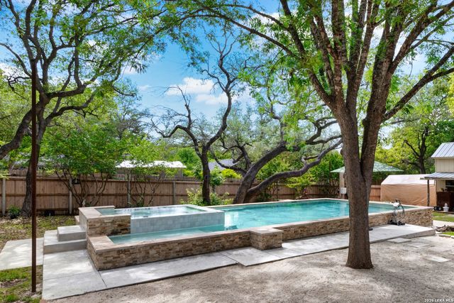 308 tanglewood, Fredericksburg, TX 78624