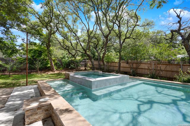 308 tanglewood, Fredericksburg, TX 78624