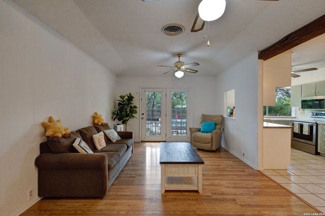 308 tanglewood, Fredericksburg, TX 78624