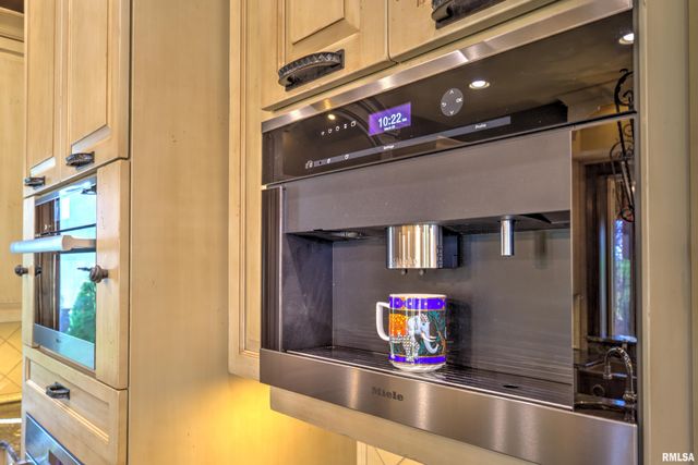 4412 N MILLER Avenue, Peoria Heights, IL 61616