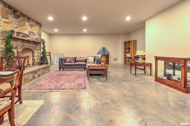 4412 N MILLER Avenue, Peoria Heights, IL 61616