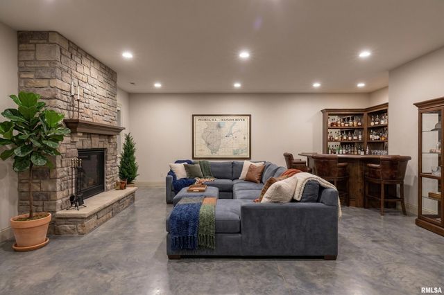 4412 N MILLER Avenue, Peoria Heights, IL 61616