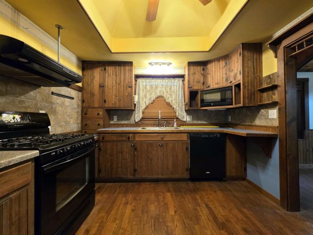 400 N Vine Street, Commerce, OK 74339